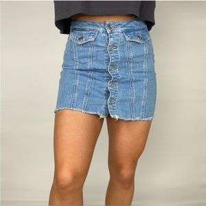 GARAGE Denim Mini Skirt Button Raw Hem Light Wash Flap Pockets Jean‎ Casual